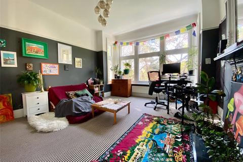 Flat 3, 7 Denewood Road, Bournemouth, BH4 8EB