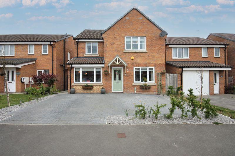 Brockwell Park, Kingswood, Hull, HU7 4 bed detached house £280,000