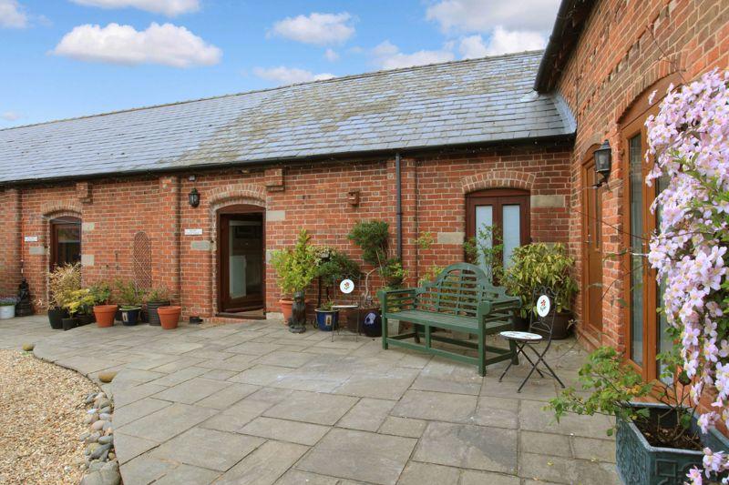Charlton, Telford 2 bed terraced house £845 pcm (£195 pw)