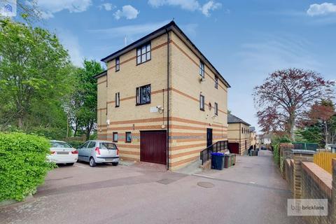 2 bedroom apartment to rent, Benhill Road, Sutton