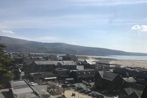 2 bedroom penthouse for sale - St John's Hill, Barmouth