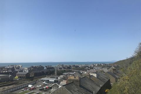 2 bedroom penthouse for sale - St John's Hill, Barmouth