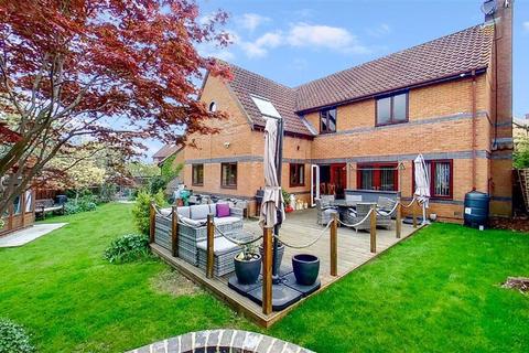 17 Bartholomew Close, Walton Park, Milton Keynes, MK7 7HH