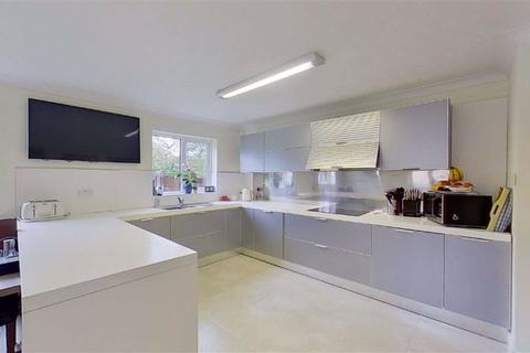 17 Bartholomew Close, Walton Park, Milton Keynes, MK7 7HH