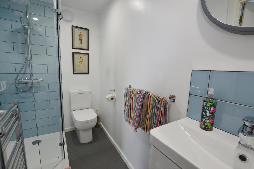 Ensuite (3).jpg