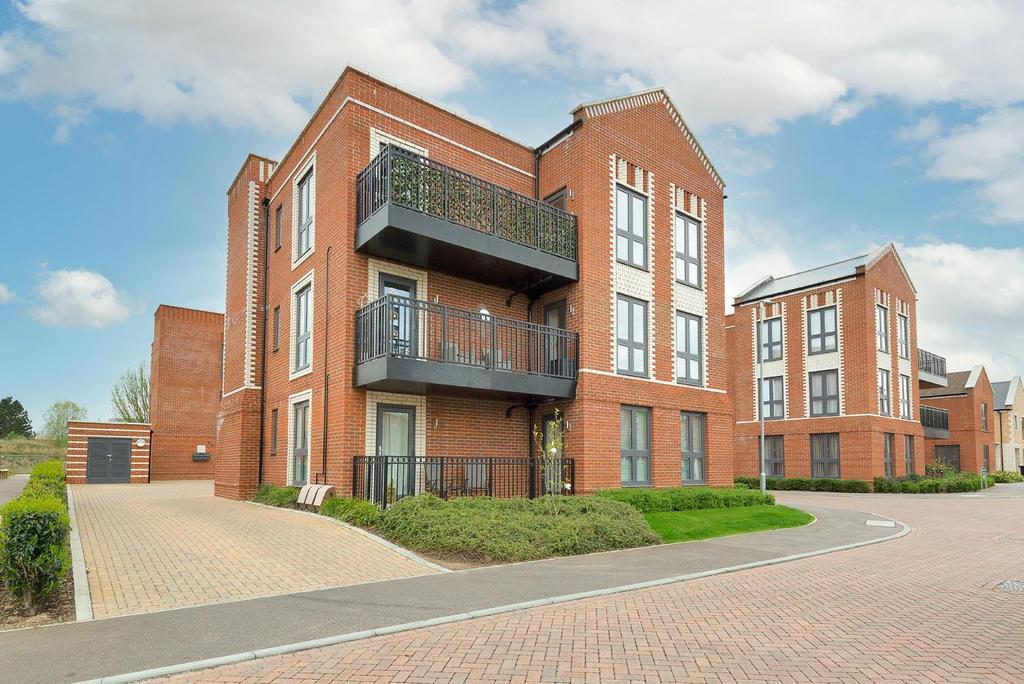 Baddlesmere Drive, Kings Hill, West... 2 bed apartment £320,000