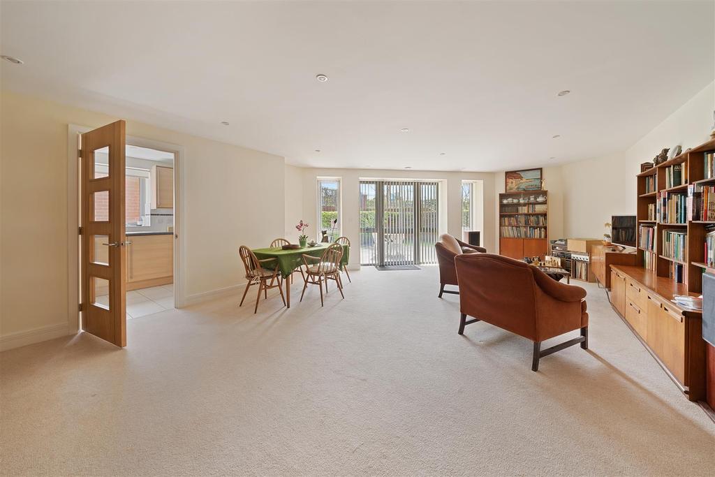 Corbett Court, The Brow, Burgess Hill 2 bed apartment £325,000