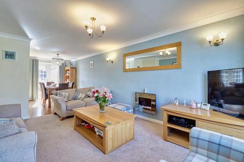 38 Springbank Close, Farsley, Pudsey, LS28 5EW