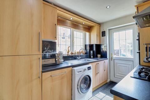 38 Springbank Close, Farsley, Pudsey, LS28 5EW