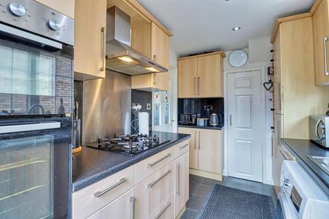 38 Springbank Close, Farsley, Pudsey, LS28 5EW