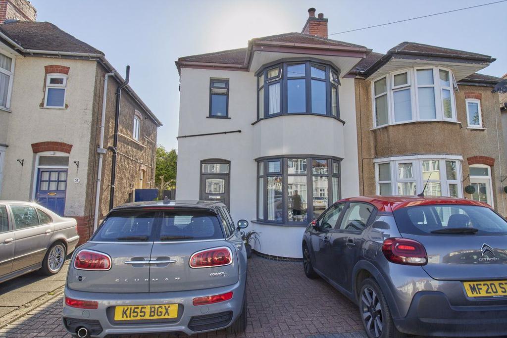 Thirlmere Road, Hinckley 3 bed semidetached house £950 pcm (£219 pw)
