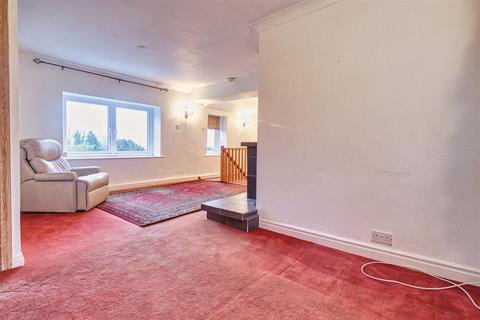 2 The Mews, Lane Head Apperley Lane, Rawdon, Leeds, LS19 7DX