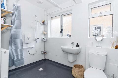 22 Ashwood Close, Worthing, BN11 2AF
