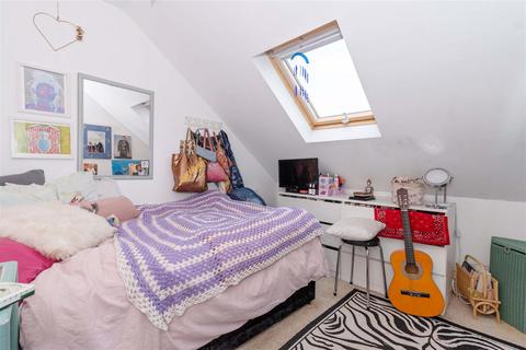 22 Ashwood Close, Worthing, BN11 2AF