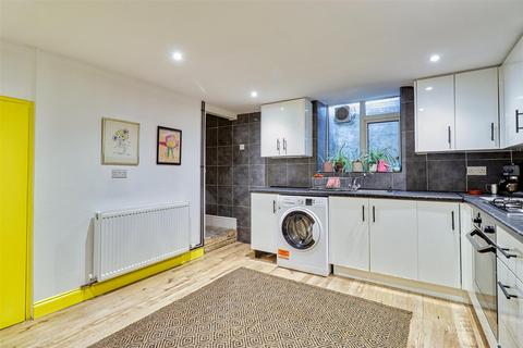 39 North Parade, Otley, LS21 1BA