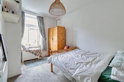 39 North Parade, Otley, LS21 1BA