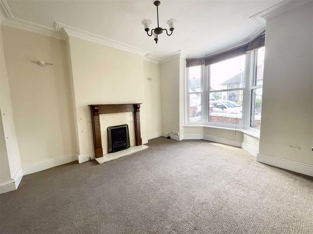 Ferrers Road, Oswestry, SY11 3 bed semidetached house £200,000