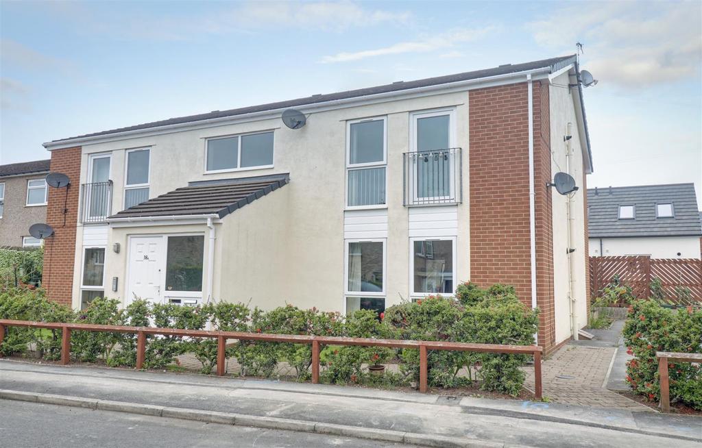 Weston Park View, Otley 2 bed apartment £145,000