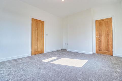 1 Ackworth Crescent, Yeadon, Leeds, LS19 7BT