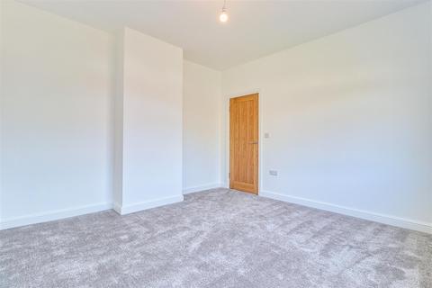 1 Ackworth Crescent, Yeadon, Leeds, LS19 7BT