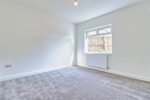 1 Ackworth Crescent, Yeadon, Leeds, LS19 7BT