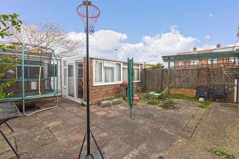 2 Melbourne Way, Goring By Sea, Worthing, BN12 4RU