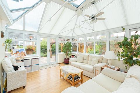 5 Langley Avenue, Worcester Park, KT4 8PB