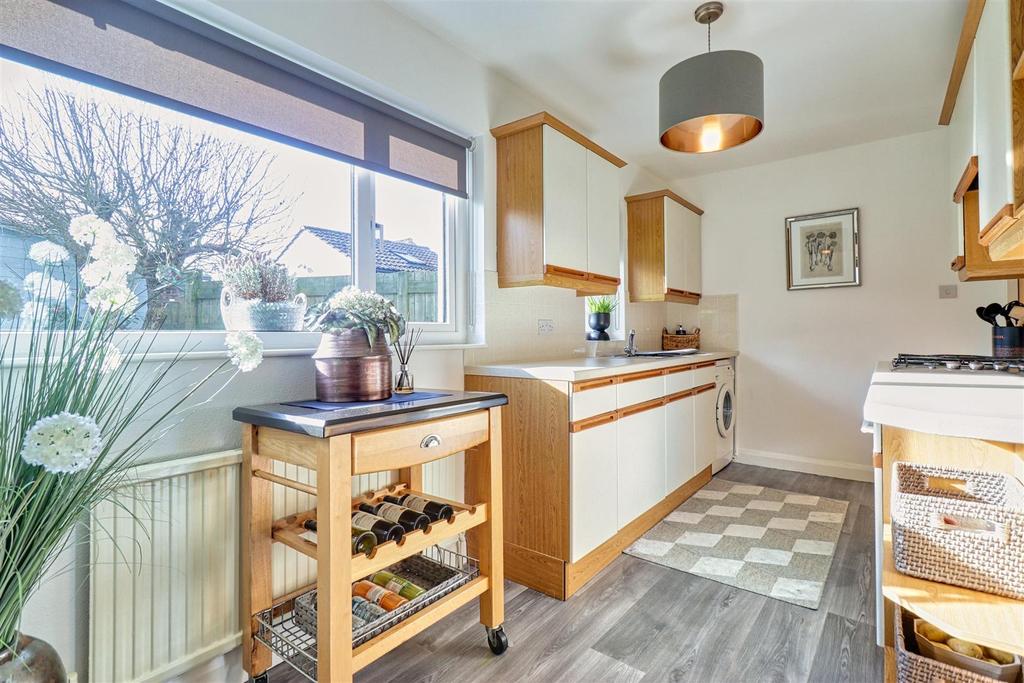 Dining kitchen