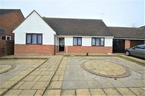 3 bedroom detached bungalow to rent, Wedgwood Way, Rochford