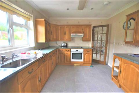 3 bedroom detached bungalow to rent, Wedgwood Way, Rochford