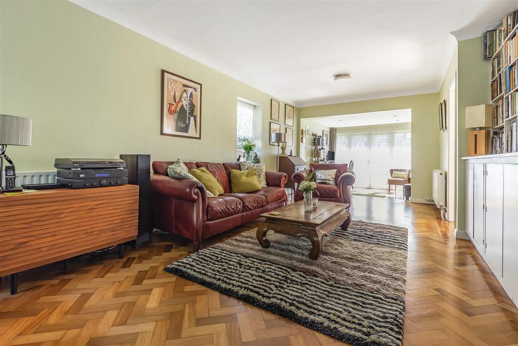 Love Lane, Surbiton 4 bed detached house £1,250,000