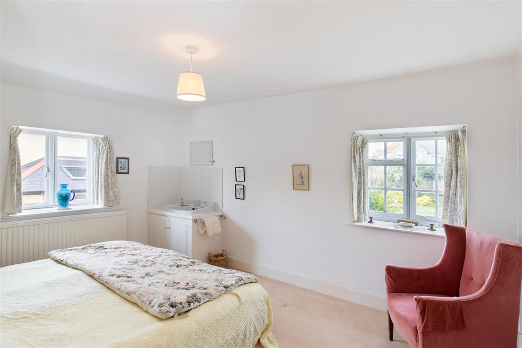 Girt House, Burton Bradstock- bed (2).jpg