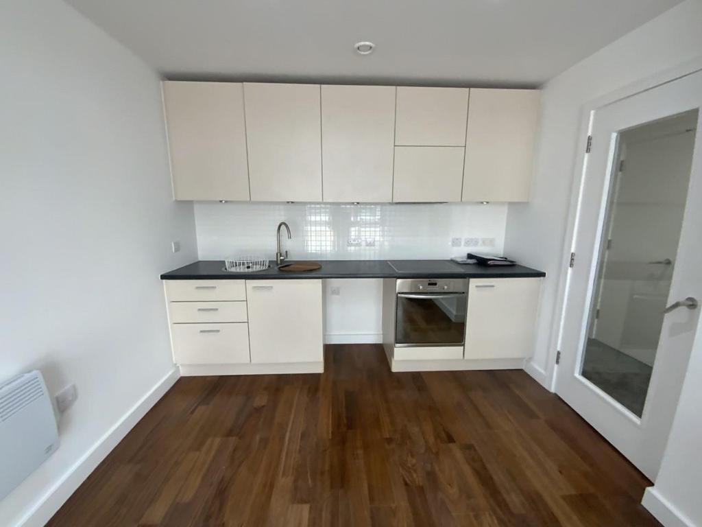 Admiral House, 3842 Newport Road, Cardiff 1 bed flat £124,950
