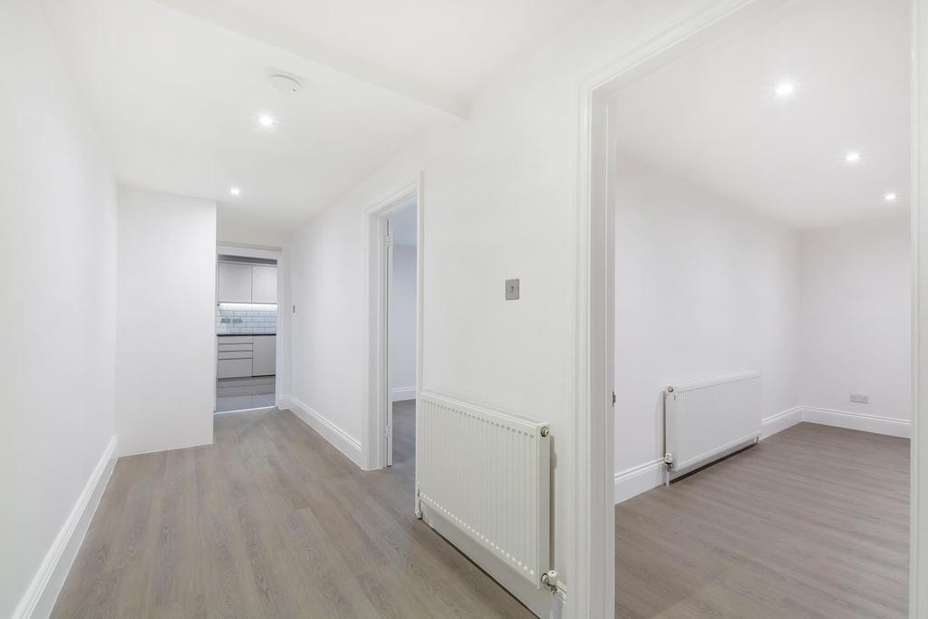 23b Beulah Crescent, CR7 8 JL-3.jpg