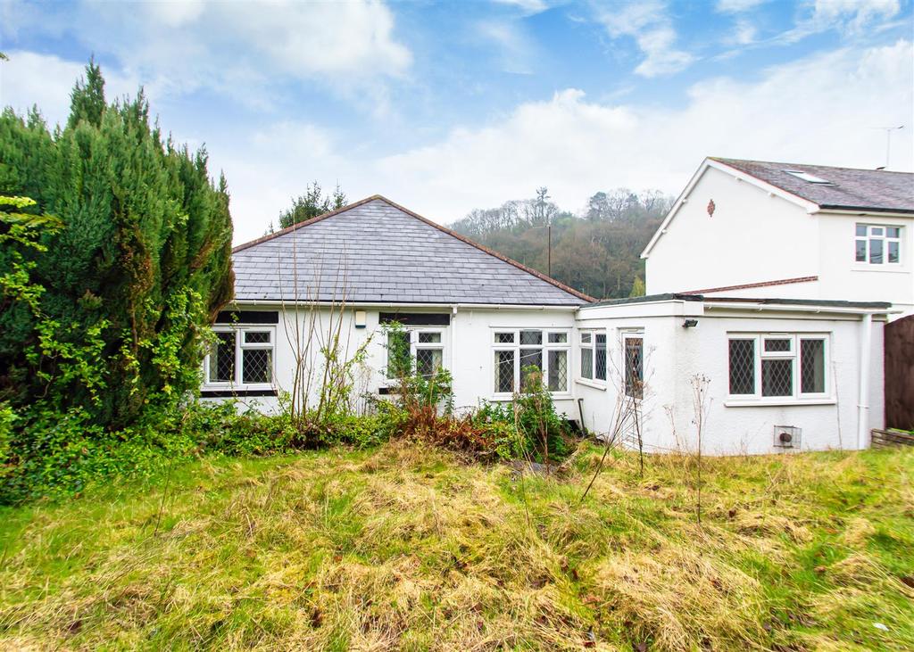 3 Bratch Lane, Wombourne, Wolverhampton 3 bed detached bungalow £375,000