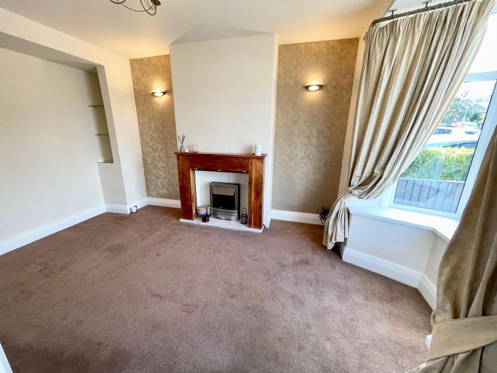 Lounge with bay window