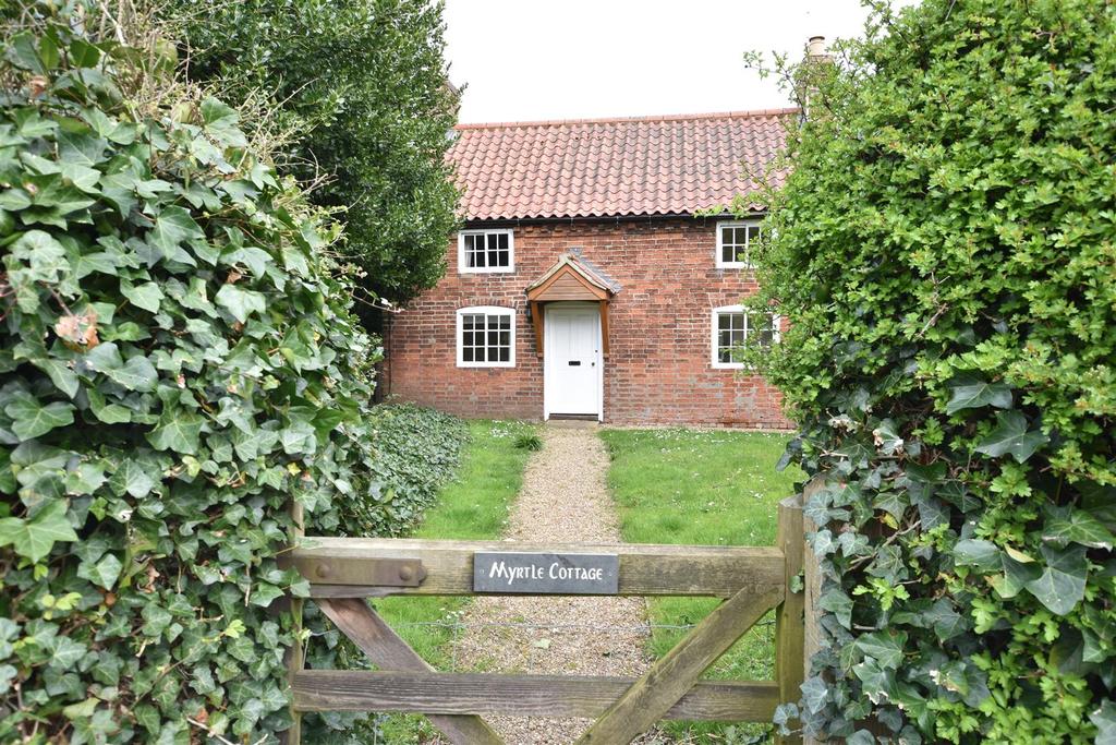 Low Road, Besthorpe, Newark 2 bed detached house for sale £375,000