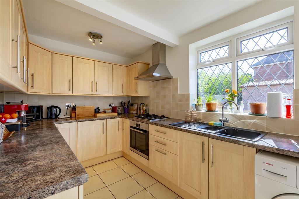 Dining kitchen