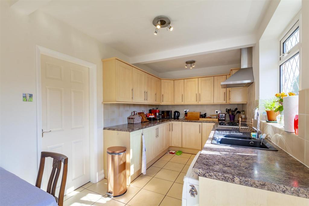Dining kitchen