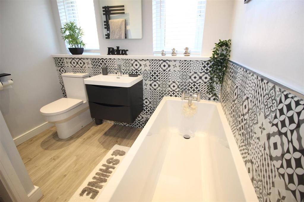 Troon Avenue, Darlington 3 bed semidetached house for sale £165,000