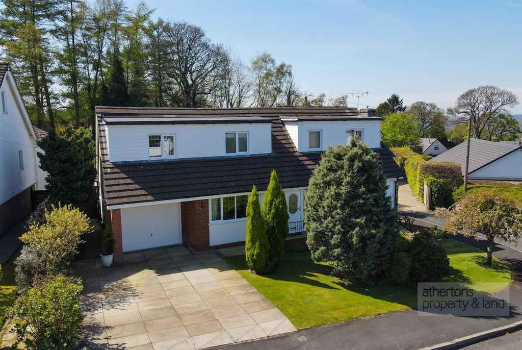 Leys Close, Wiswell, Clitheroe 3 bed detached house £625,000
