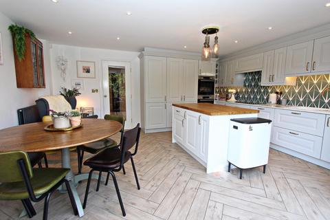 37 Dalton Crescent, Durham, DH1 4FB