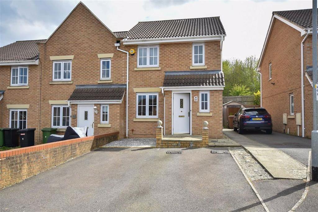 Alken Close, Wellingborough 3 bed semidetached house £975 pcm (£225 pw)