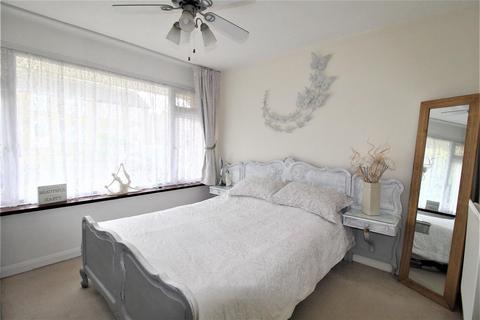 14 Adelaide Gardens, Minster On Sea, Sheerness, ME12 3HN