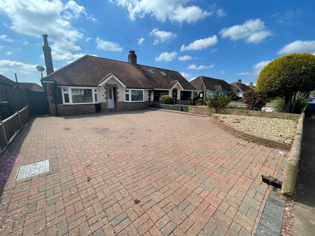 Sunningdale Road, Worthing 3 bed semidetached bungalow £1,450 pcm (£