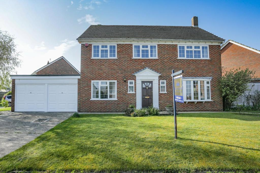 Winchester Gardens, Canterbury 4 bed detached house £850,000