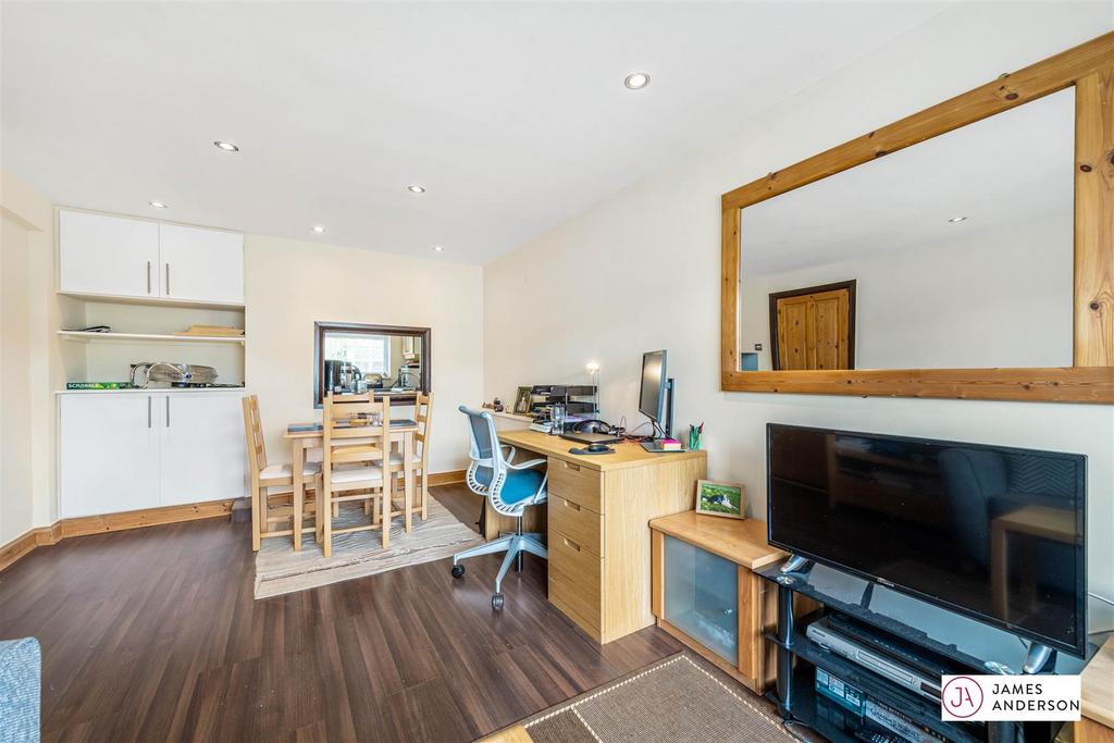 JA-22 Moore Close-5.jpg