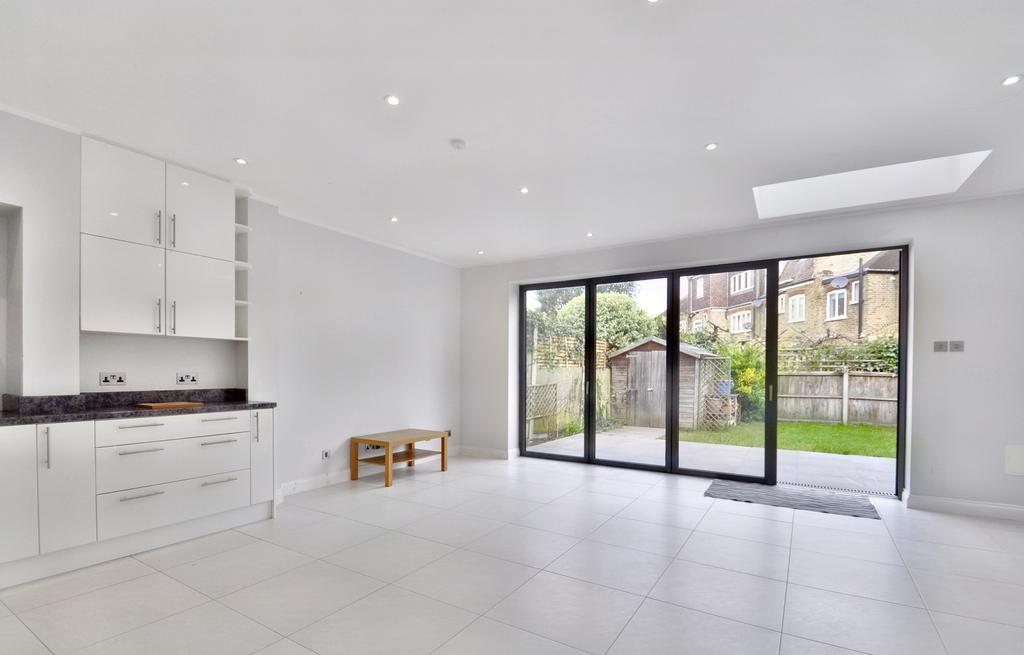 Temple Sheen Road, London SW14 5 bed semidetached house £4,750 pcm