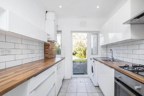 33 Fairway, London, SW20 9DN