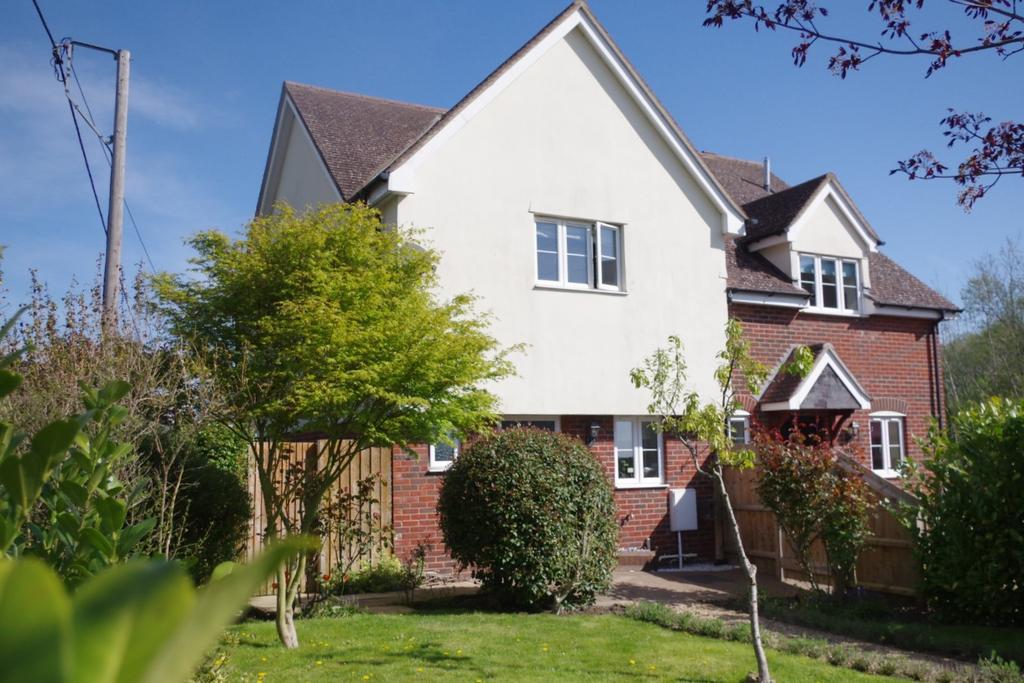 High Road, Great Finborough IP14 3 bed semidetached house £295,000